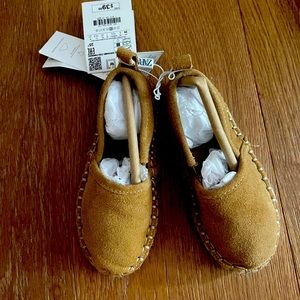 Zara toddler mocassin, tan, size 8